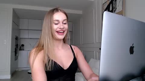 mistressuniverse online show from 04-14-26, 11:49