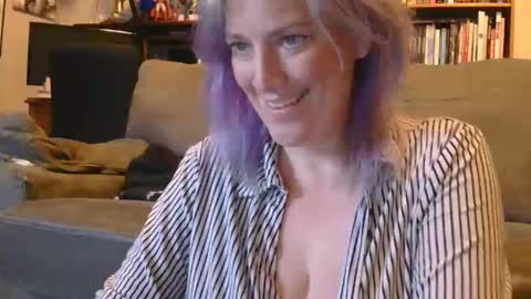Snapshot of mistymountains96 chatting on 05-06-26, 03:46 Misty Mountains online show from 05-06-26, 03:46