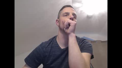 Snapshot of mitsch01 chatting on 03-15-26, 01:50 Mitsch online show from 03-15-26, 01:50