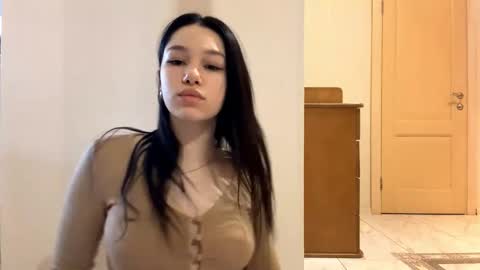 Snapshot of mivve chatting on 03-20-26, 10:53 Eva online show from 03-20-26, 10:53