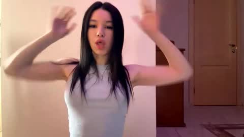 Snapshot of mivve chatting on 03-23-26, 10:08 Eva online show from 03-23-26, 10:08