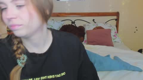 Miya online show from 04-10-26, 01:22