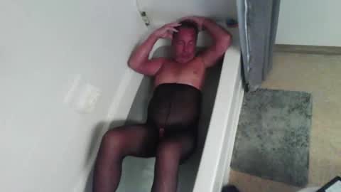 Snapshot of mjeffrey460699861 chatting on 06-07-26, 05:44 mjeffrey460699861 online show from 06-07-26, 05:44
