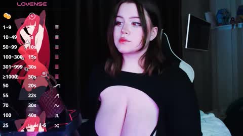 Snapshot of mo_atsui chatting on 03-25-26, 12:55 Hello Im Mo online show from 03-25-26, 12:55