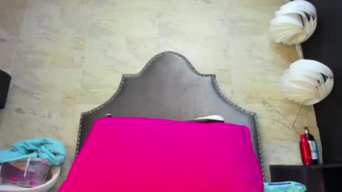 Sophia  online show from 04-17-26, 07:28