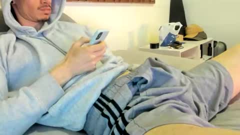 Snapshot of moderdelier chatting on 05-20-26, 01:56 DigBreed online show from 05-20-26, 01:56