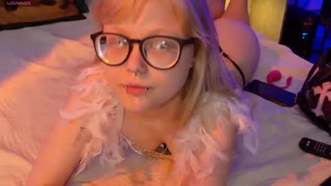 moliqin online show from 05-25-26, 08:53