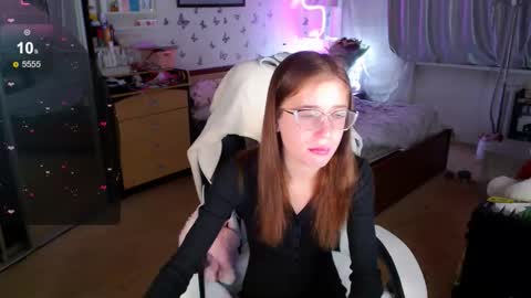 Molly Prvt is open online show from 10-09-25, 06:11