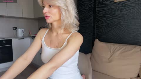 Molly online show from 04-11-26, 05:45