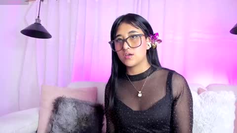 Snapshot of molly_hils789 chatting on 05-12-26, 07:44 molly_hils789 online show from 05-12-26, 07:44