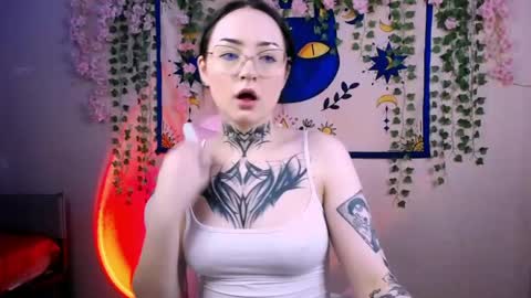 molly_kisss online show from 04-18-26, 06:28