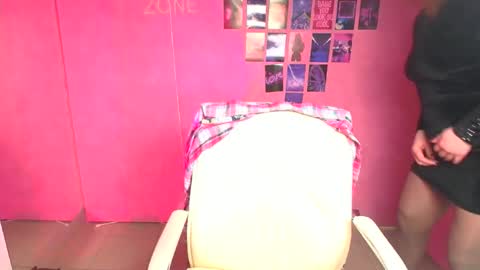 Molly online show from 02-11-26, 12:32