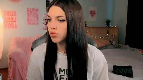 Snapshot of molly_rettyy chatting on 03-30-26, 04:35 Molly online show from 03-30-26, 04:35