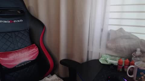 I have new photos come and see with love Molly online show from 11-16-25, 12:33