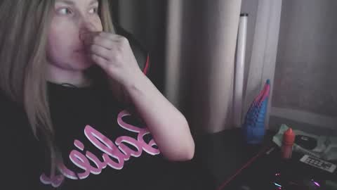 I have new photos come and see with love Molly online show from 12-14-25, 11:09