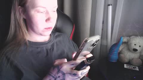 I have new photos come and see with love Molly online show from 02-01-26, 04:44