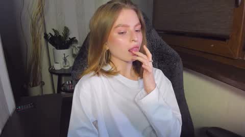 Snapshot of mollydangerous chatting on 02-28-26, 04:52 Taisha online show from 02-28-26, 04:52