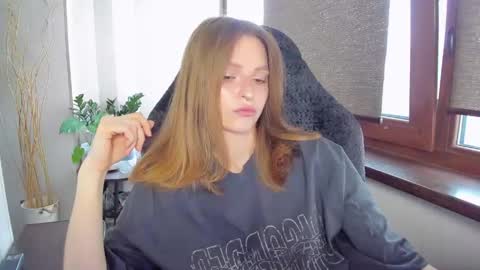Snapshot of mollydangerous chatting on 05-14-26, 12:01 Taisha online show from 05-14-26, 12:01