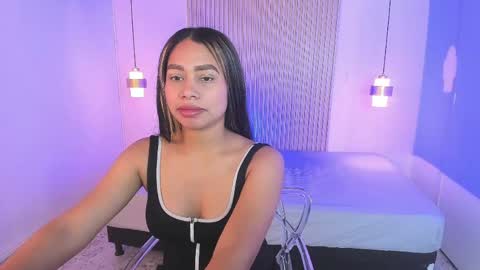 Snapshot of mollygray8 chatting on 04-30-26, 12:00 mollygray8 online show from 04-30-26, 12:00