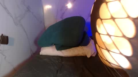  MOLLY  GUNSG online show from 04-15-26, 10:32