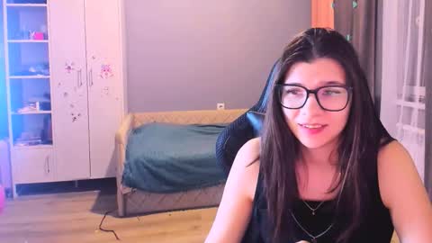  KIRA  online show from 01-12-26, 01:22