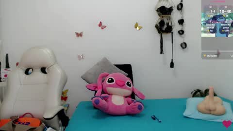 Snapshot of mom_17 chatting on 04-07-26, 06:52 Celeste online show from 04-07-26, 06:52