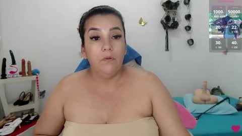 Snapshot of mom_17 chatting on 04-10-26, 08:24 Celeste online show from 04-10-26, 08:24