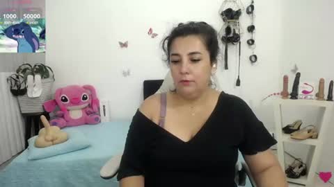 Snapshot of mom_17 chatting on 06-18-26, 12:53 Celeste online show from 06-18-26, 12:53