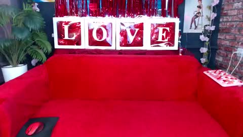 Snapshot of mommymila chatting on 02-14-26, 03:47 Maria online show from 02-14-26, 03:47