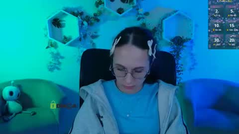 Snapshot of mona_cloud chatting on 06-19-26, 06:56 Mona online show from 06-19-26, 06:56