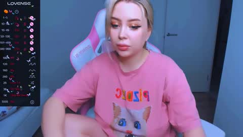 Snapshot of monalauu chatting on 02-10-25, 02:19 online show from 02-10-25, 02:19