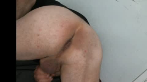 Snapshot of monasnuts chatting on 06-11-26, 09:02 monasnuts online show from 06-11-26, 09:02