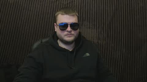 Snapshot of moneycumshot chatting on 02-24-26, 04:49 Alex online show from 02-24-26, 04:49