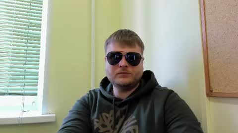 Snapshot of moneycumshot chatting on 06-19-26, 08:51 Alex online show from 06-19-26, 08:51