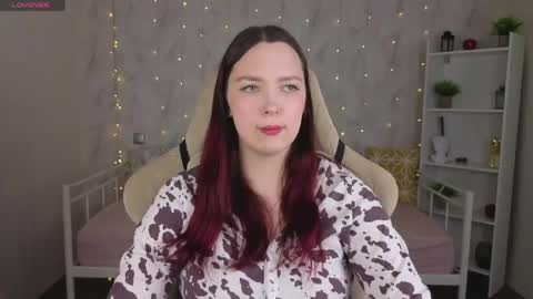 Monica online show from 05-18-26, 05:24