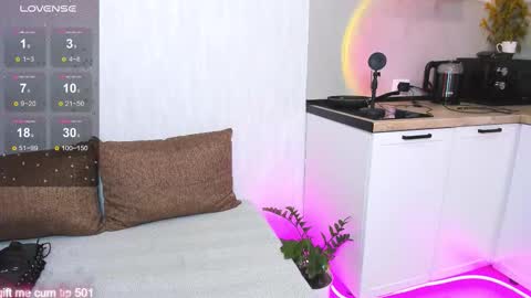 Monica online show from 03-11-26, 08:42