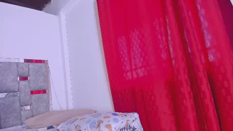 Snapshot of moniicaferrer chatting on 06-19-26, 08:45 Monica online show from 06-19-26, 08:45
