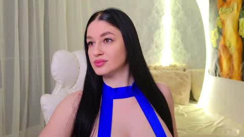 Snapshot of monique_a chatting on 03-31-26, 02:57 Ask me online show from 03-31-26, 02:57