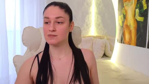 Snapshot of monique_a chatting on 04-11-26, 02:10 Ask me online show from 04-11-26, 02:10