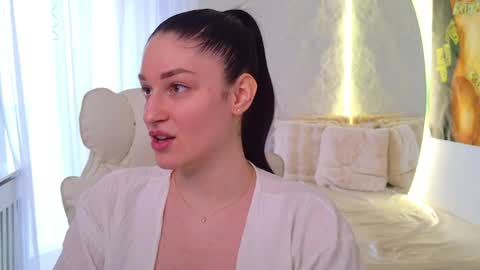 Snapshot of monique_a chatting on 04-20-26, 08:50 Ask me online show from 04-20-26, 08:50