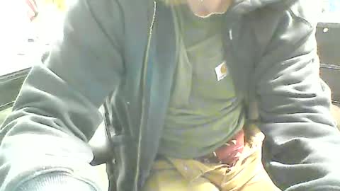 Snapshot of monkeypants04 chatting on 06-25-26, 05:06 monkeypants04 online show from 06-25-26, 05:06