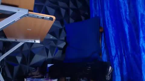 Snapshot of monster_huge_cock chatting on 10-10-25, 04:44 dorian online show from 10-10-25, 04:44