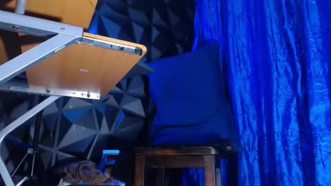 Snapshot of monster_huge_cock chatting on 11-20-25, 02:12 dorian online show from 11-20-25, 02:12