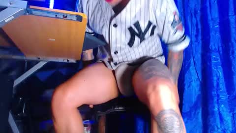 Snapshot of monster_huge_cock chatting on 01-15-26, 02:49 dorian online show from 01-15-26, 02:49