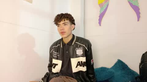   online show from 06-05-26, 11:27
