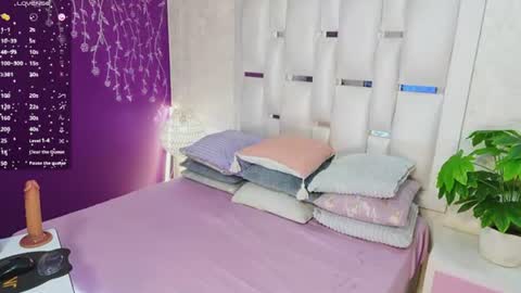      online show from 07-23-26, 02:04