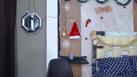 Snapshot of moon_and_fire_ chatting on 01-09-26, 06:38 moon_and_fire_ online show from 01-09-26, 06:38