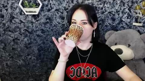 Snapshot of moon_foxy_ chatting on 03-23-26, 06:17 Diana online show from 03-23-26, 06:17