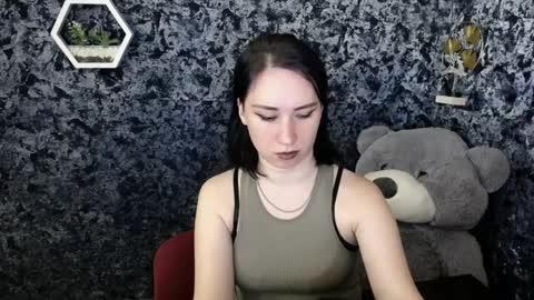 Snapshot of moon_foxy_ chatting on 04-10-26, 08:19 Diana online show from 04-10-26, 08:19