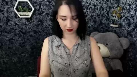 Snapshot of moon_foxy_ chatting on 04-11-26, 08:02 Diana online show from 04-11-26, 08:02